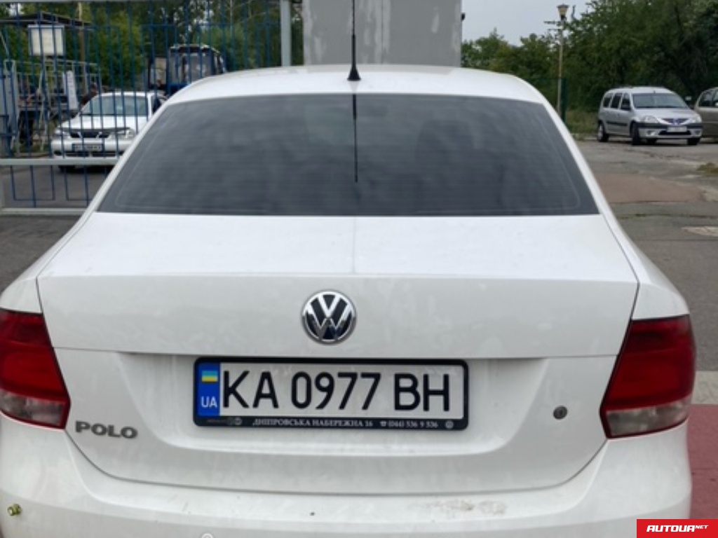 Volkswagen Polo 1.6 AT Comfort 2011 года за 247 000 грн в Киеве