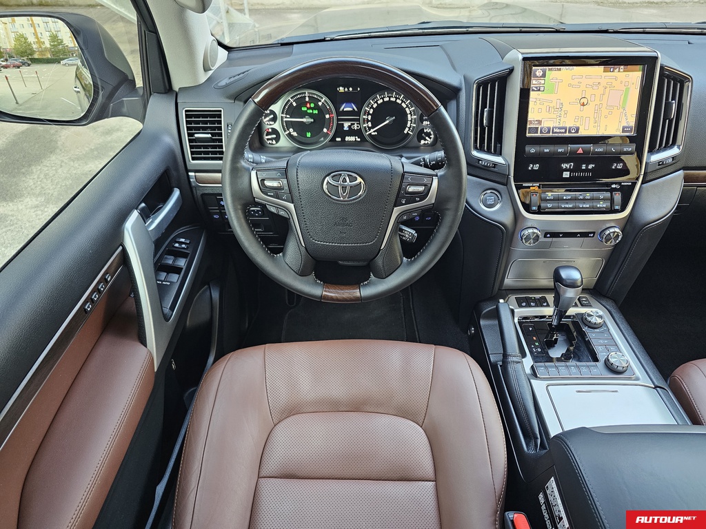 Toyota Land Cruiser 200  2017 года за 1 470 904 грн в Киеве