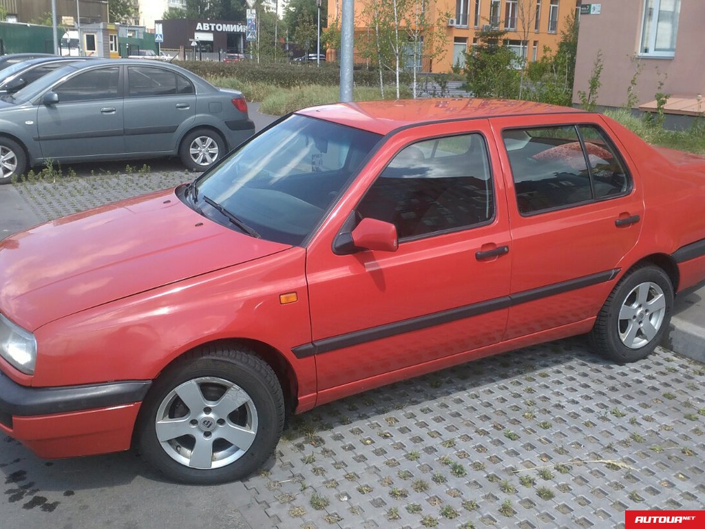 Volkswagen Vento 1.8 1992 года за 102 576 грн в Киеве