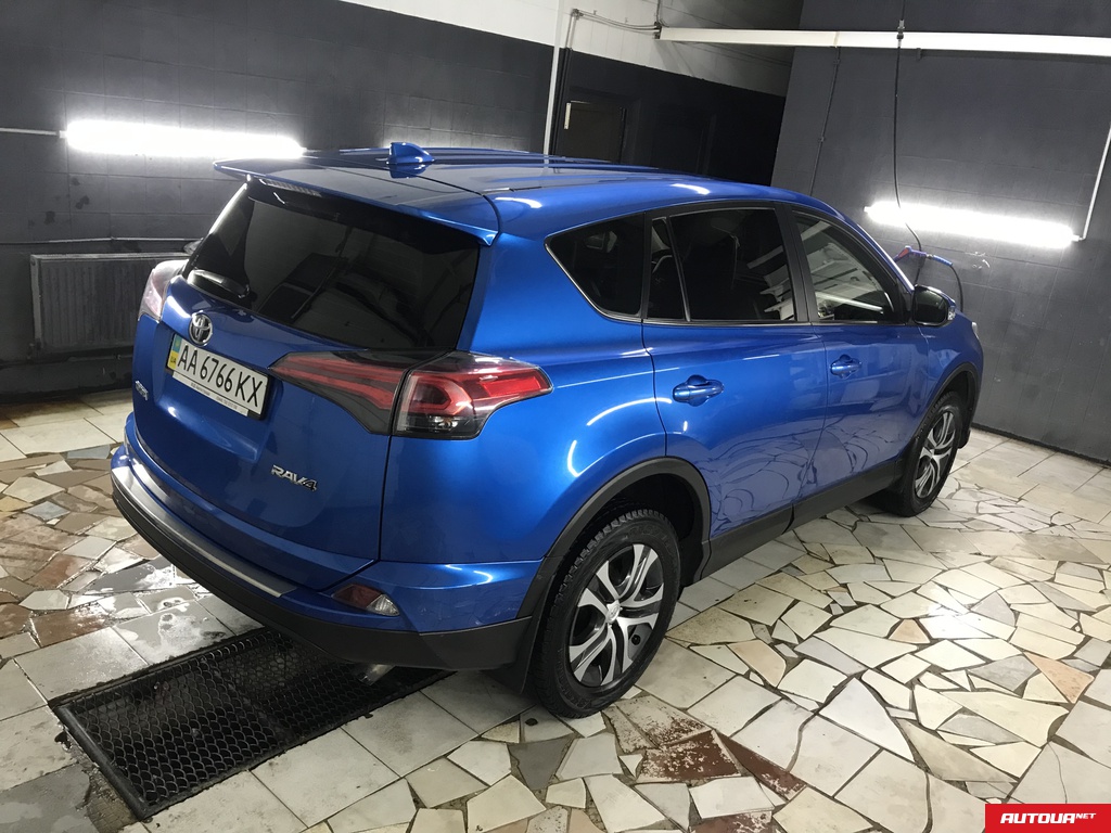Toyota RAV 4 2.0 MT 2016 года за 445 050 грн в Киеве