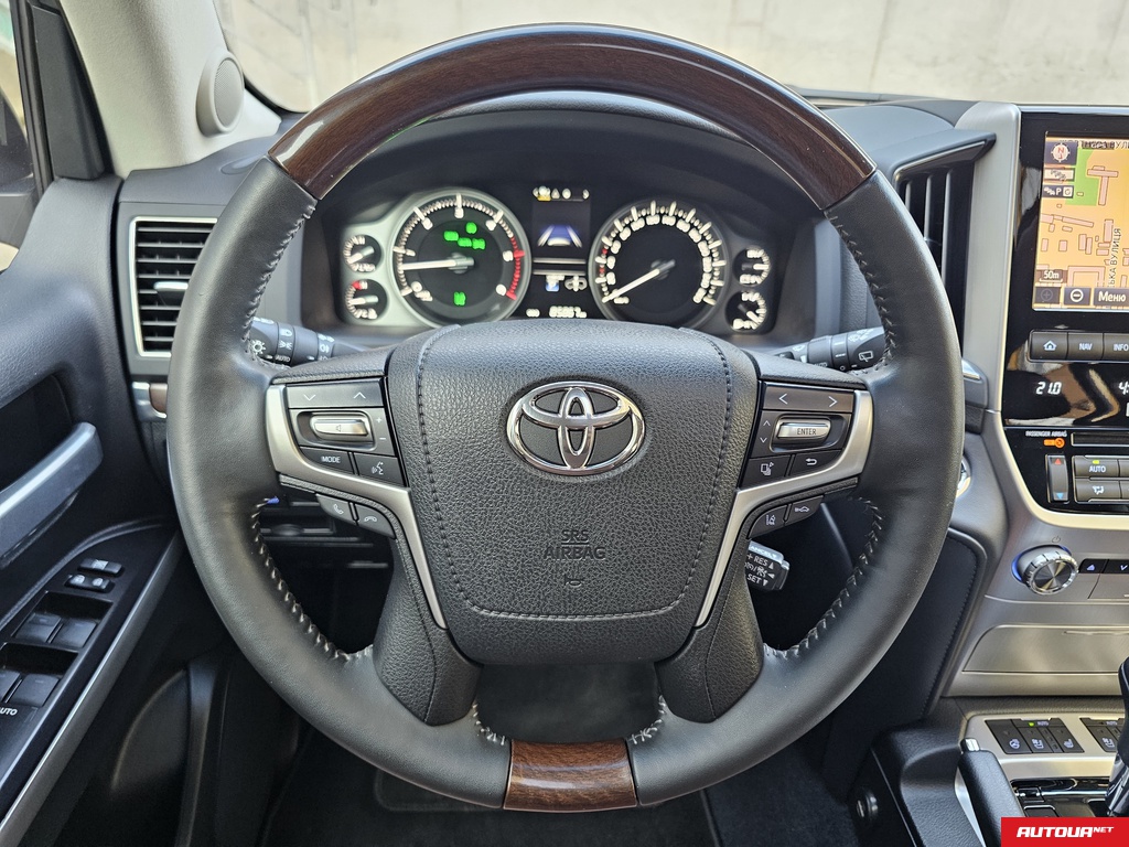 Toyota Land Cruiser 200  2017 года за 1 470 904 грн в Киеве