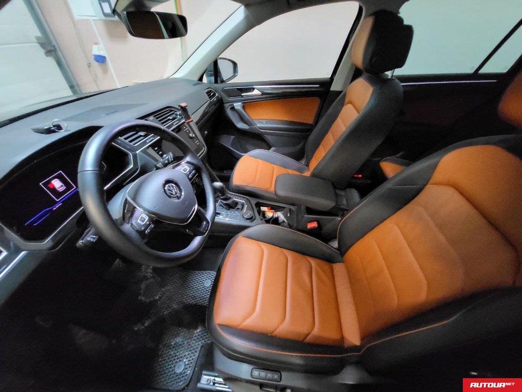 Volkswagen Tiguan 2.0 TSI Limited Edition 2019 года за 1 056 052 грн в Киеве
