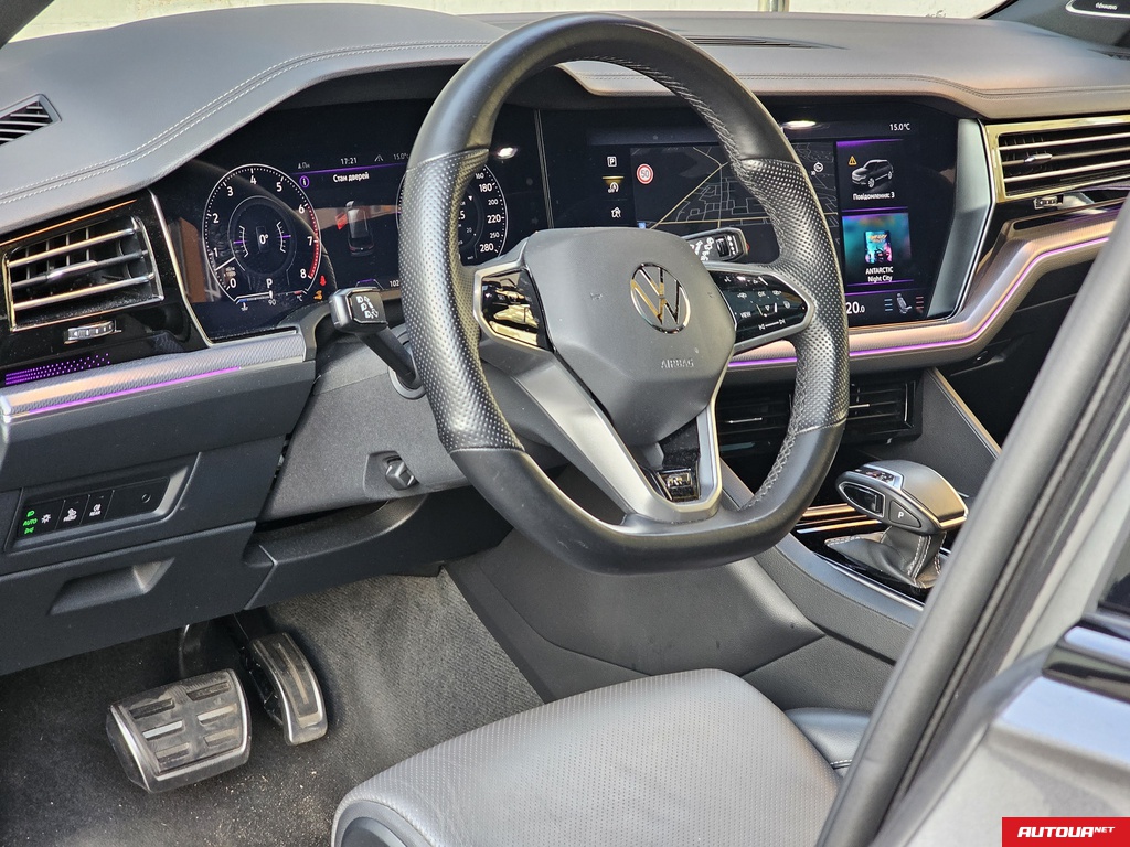 Volkswagen Touareg R-Line+Platinum 2020 года за 1 395 472 грн в Киеве