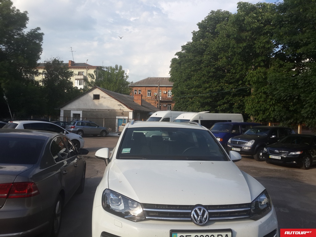 Volkswagen Touareg premium life 2013 года за 1 295 693 грн в Киеве