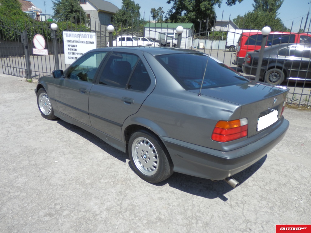 BMW 318i  1992 года за 118 772 грн в Запорожье