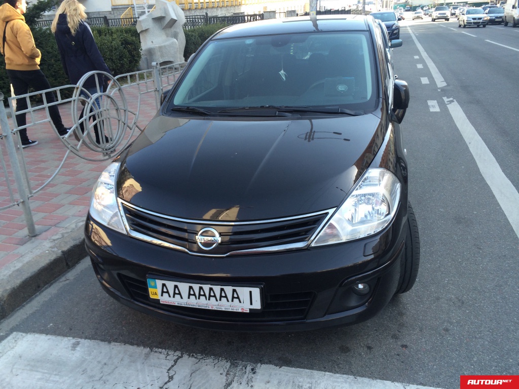 Nissan Tiida 1.6 AT Comfort 2013 года за 323 923 грн в Василькове