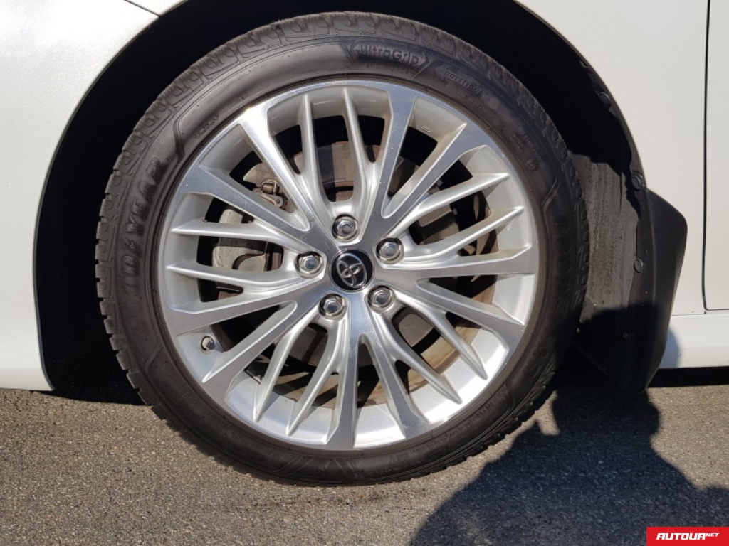 Toyota Camry CAMRY 2.5 L4 HYBRID (XV70, VIII) 2019 года за 699 005 грн в Киеве