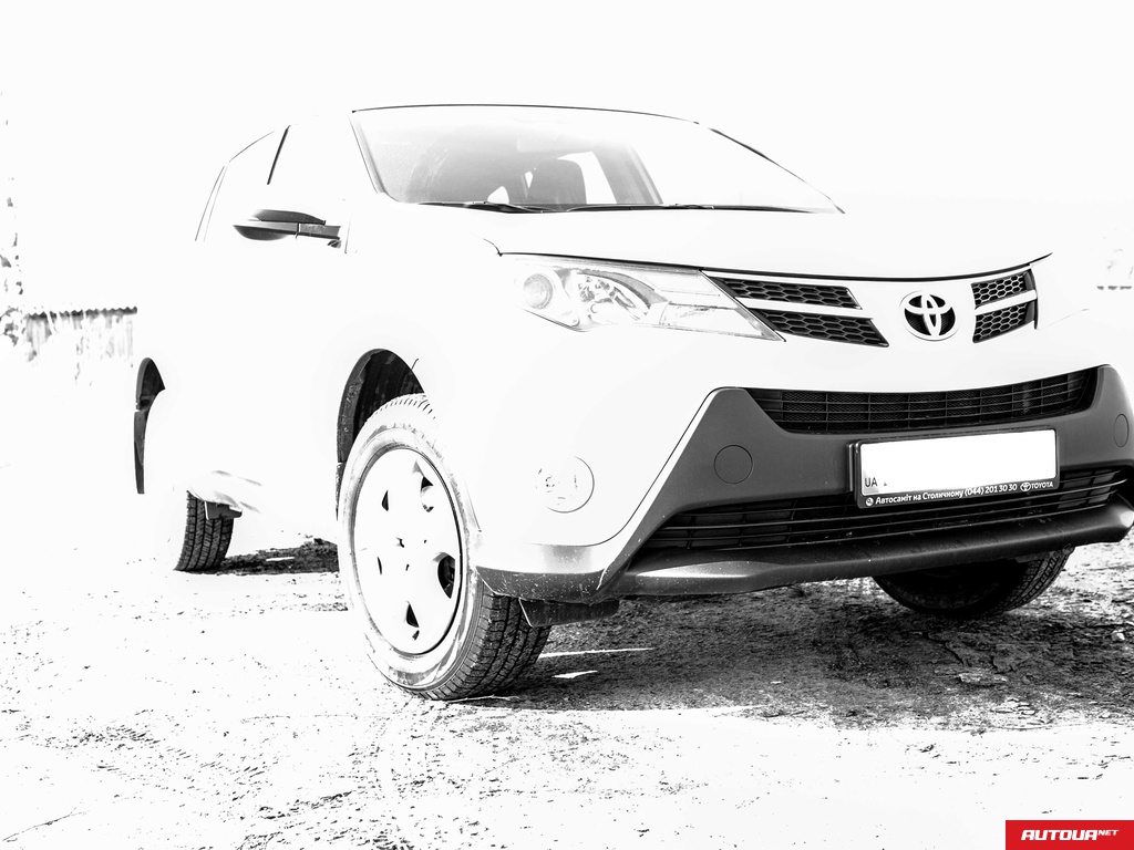 Toyota RAV4 Comfort  2013 года за 728 827 грн в Киеве