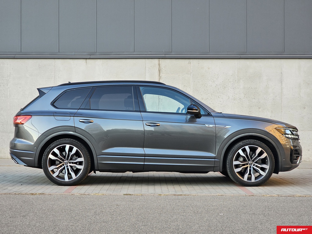 Volkswagen Touareg R-Line+Platinum 2020 года за 1 395 472 грн в Киеве