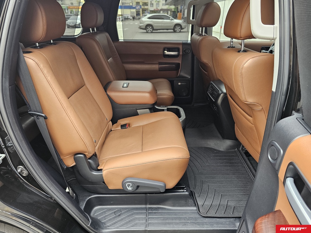 Toyota Sequoia Platinum 2016 года за 880 018 грн в Киеве